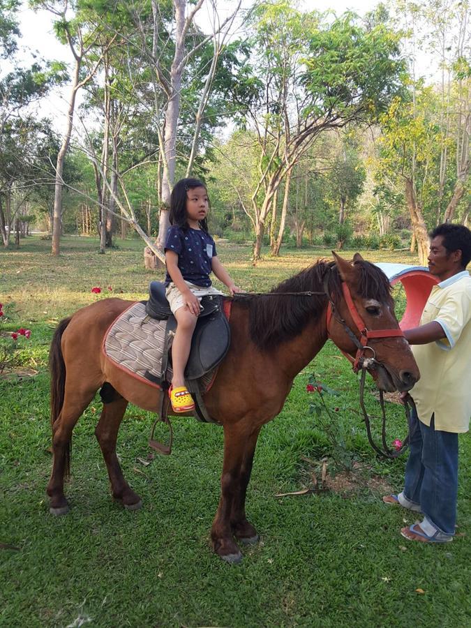Baanraisooksangchan Kaeng Kachan Bagian luar foto