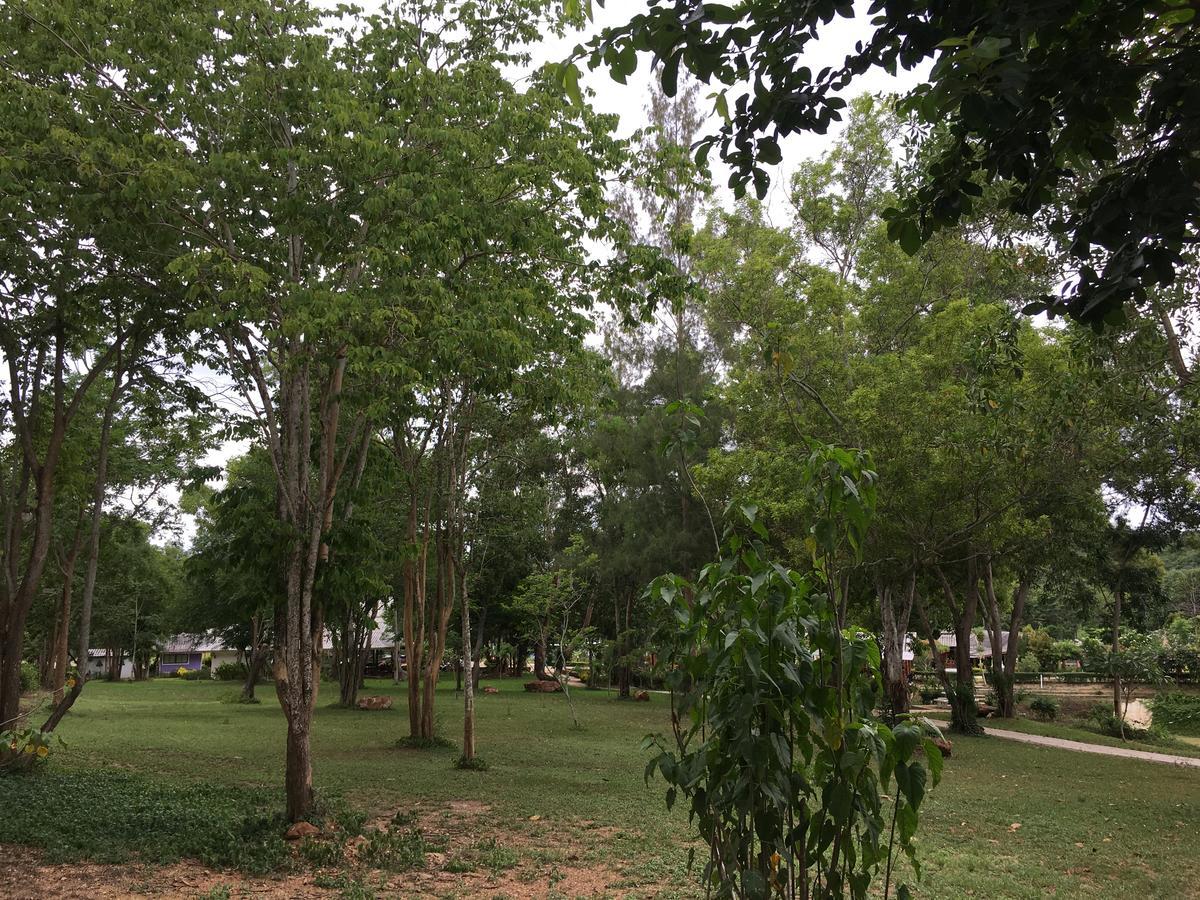Baanraisooksangchan Kaeng Kachan Bagian luar foto
